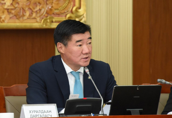 	 С.Бямбацогт гишүүн багаа тайлж, тараа таниулав