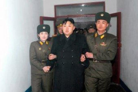 Хэвлэлүүд: Умардын Ким Чен Ун алагдсан уу, баривчлагдсан уу