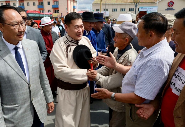 МАН-ын дарга, Ерөнхий сайд Л.Оюун-Эрдэнэ Увс аймгийн Улаангом хотын иргэд, сонгогчидтой уулзлаа