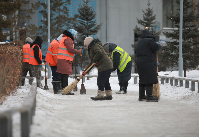 Дагтаршихаас нь өмнө ойр орчмын 50 метрын цасаа цэвэрлэхийг ААН-үүдэд уриалав