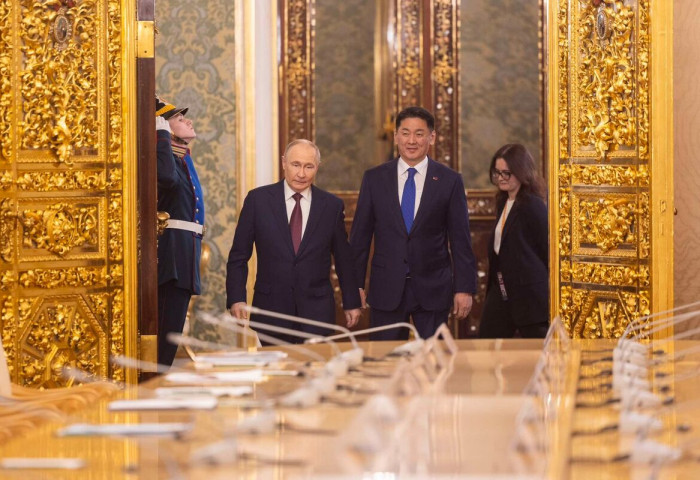 Монгол Улсын Ерөнхийлөгч У.Хүрэлсүх, ОХУ-ын Ерөнхийлөгч В.В.Путин нар албан ёсны уулзалт хийлээ