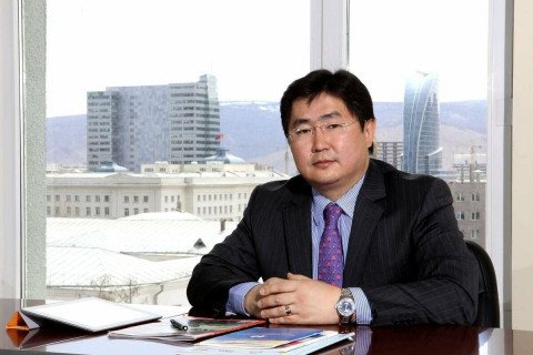 Хөрөнгийн биржийн захирал асан Д.Ангар санхүүгийн луйвар хийж явна