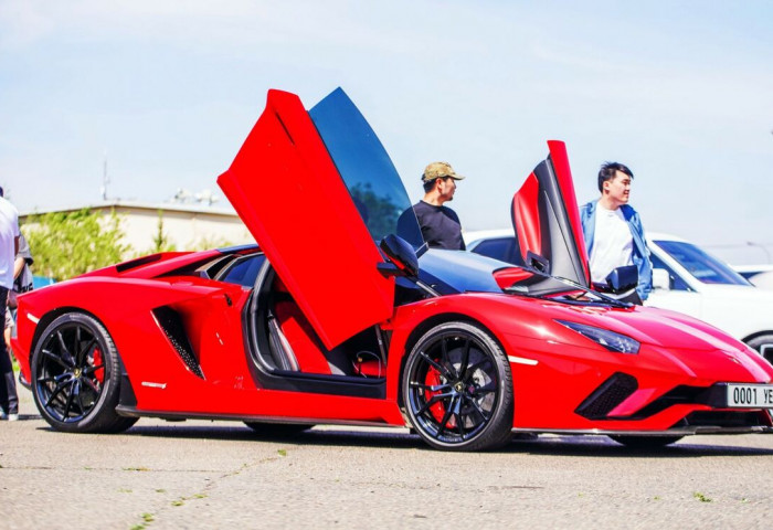 ФОТО: Автомашин сонирхогчдын “Cars&coffee” өдөрлөг