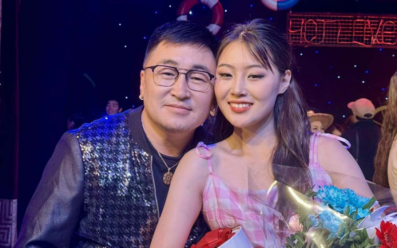 Дуучин С.Бичүүгийн “Итгэлт анд минь“ дууны клипэнд түүний охин тогложээ