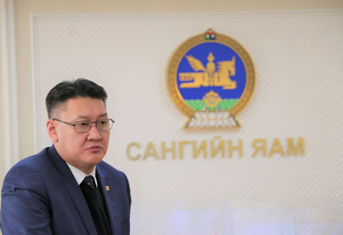 “Б.Жавхлан сайд аа, чиний үед Монголын гадаад өр зээл дампуурлаа. Монголын санхүү ч дампуурлаа”