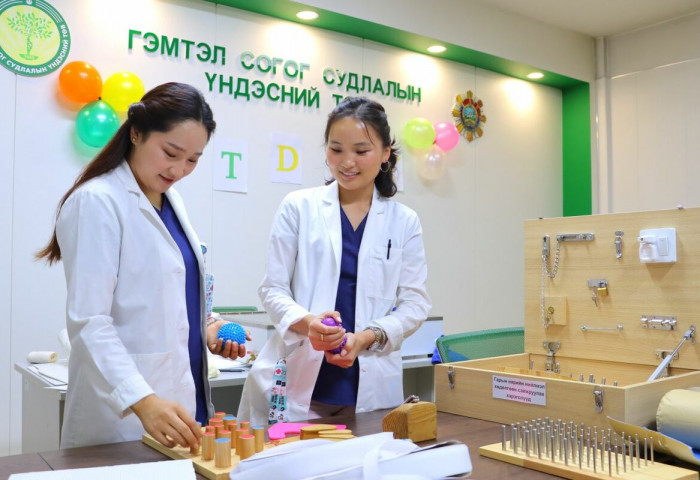 ГССҮТ-өөс гэмтлийн дараах хөдөлмөр заслын тусламж үйлчилгээг таниулах өдөрлөг хийлээ