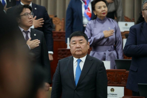 УИХ-ын Д.Ганбат: Хулгай, луйвар чинь гаараад, хууль үйлчлэхээ больсны гор нь ингэж гарч