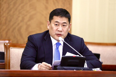 Л.Оюун-Эрдэнэ: Ер нь бол Ерөнхий Сайд чинь хурал удирддаг хүн шүү дээ. Бүх яамдууд өөр өөрийн ажилтай