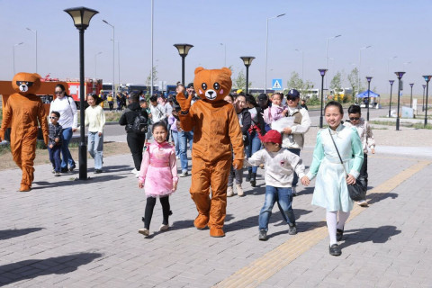 Эрдэнэсийн хүүхдүүд баярын арга хэмжээ “Эрдэнэс Тавантолгой“ ХК-ийн салбарт боллоо