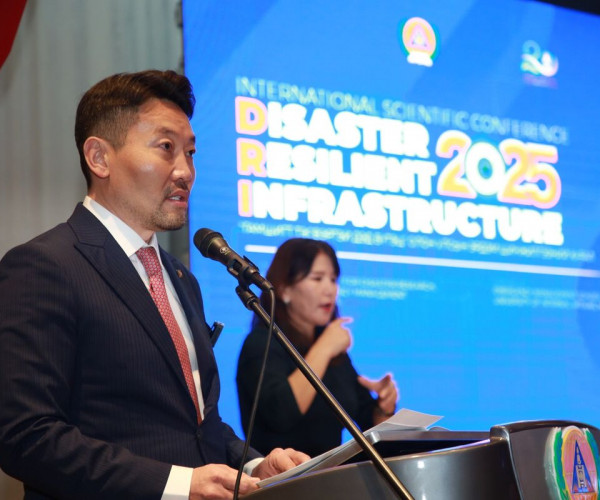 Олон улсын хурал олон санаа сэдэл дүүрэн өрнөлөө