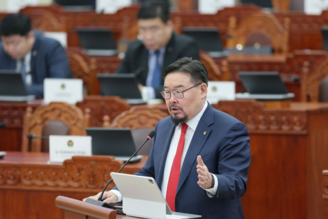 Төсөв нь 2 их наядаар тасалдсан ч, Г.Занданшатарын ЗГ томилгооноос өөр зүйл бодохгүй явна