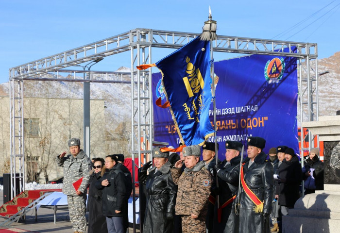 Завхан аймгийн Онцгой байдлын газрыг “Цэргийн гавьяаны одон”-оор шагналаа