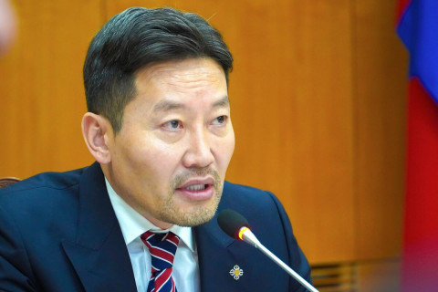 Өвөлжилт хүндэрч эхэлсэн аймгуудад улсын нөөцөөс өвс тэжээл хүргүүлж, ирэх сард газар дээр нь ажиллана