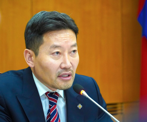 Өвөлжилт хүндэрч эхэлсэн аймгуудад улсын нөөцөөс өвс тэжээл хүргүүлж, ирэх сард газар дээр нь ажиллана