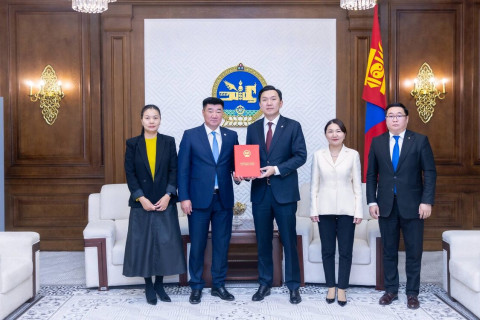 “Зүрх судасны үндэсний төв байгуулах төсөл”-ийн зардлыг санхүүжүүлэх зээлийн хэлэлцээрийг соёрхон батлах тухай хуулийг өргөн мэдүүллээ