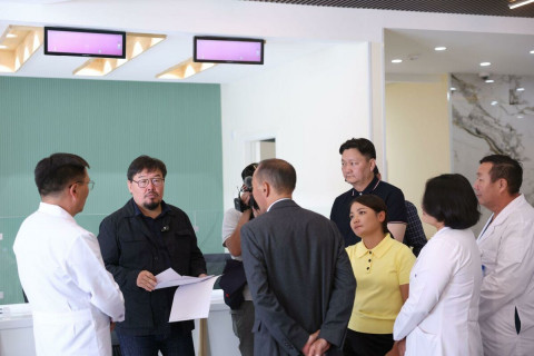 Баянхонгор аймаг улсын жишиг амбулаторитой боллоо