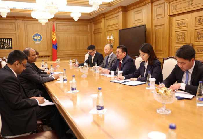 Газрын тос боловсруулах үйлдвэрийг хугацаанаас нь өмнө ашиглалтад оруулах талаар ярилцлаа