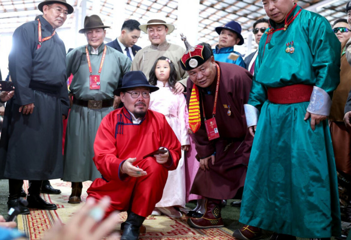 Ерөнхий сайд Г.Занданшатар шагайн алтан зурхайн анхны сумыг тавилаа