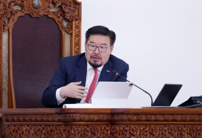 Засгийн газар хагас жилд хоёр дахиа огцрох уу