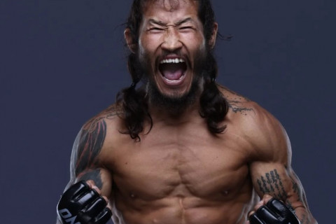 Б.Энх-Оргилд ”Холимог тулааны бэлтгэлийн клуб” тохижуулж өгөхөө амлажээ