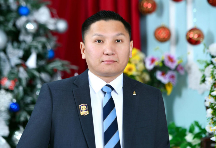 М.Даваабатыг “НИЙСЛЭЛИЙН ТЭРГҮҮНИЙ АЖИЛТАН“ цол тэмдгээр шагнажээ