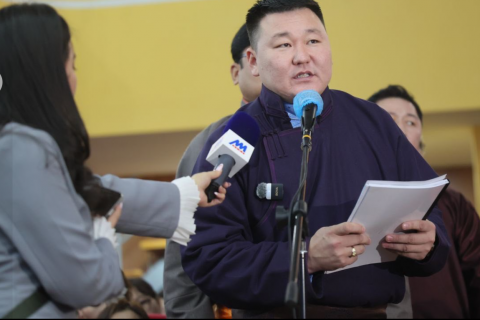 Мөрөн сумын Засаг дарга Х.Тайванбаяр үерийн хамгаалалтын далан барих ажлыг шийдвэрлүүлэв