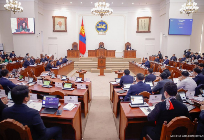 Монгол Улсын 2026 оны төсвийн хүрээний мэдэгдэл, 2027-2028 оны төсвийн төсөөллийн тухай хуульд өөрчлөлт оруулах тухай хуулийн төслийг хоёр дахь хэлэлцүүлэгт шилжүүллээ