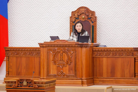 Монгол Улсын Ерөнхийлөгчийн хоригийг хүлээн авч, ирэх оны төсвийн төслүүдийг хоёр дахь хэлэлцүүлэгт шилжүүллээ