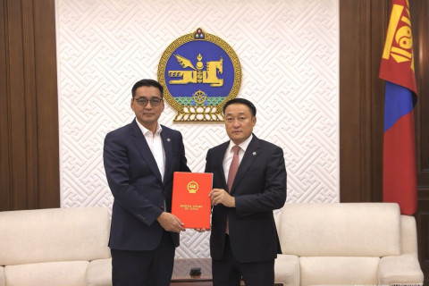 Улс төрийн намын тухай хуульд өөрчлөлт оруулах тухай хуулийн төслийг өргөн барилаа