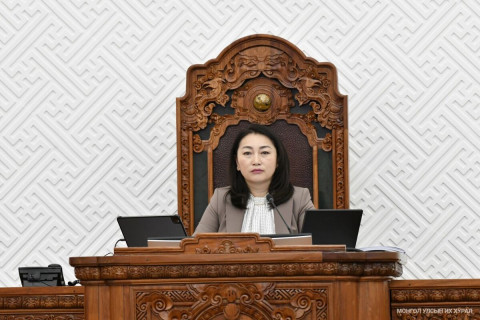 Хөдөө аж ахуйн тухай хуулийн төсөл болон хамт өргөн мэдүүлсэн хуулийн төслүүдийг анхны хэлэлцүүлэгт шилжүүлэв