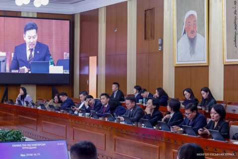 ХХНББХ, ТБХ: Эмч, багш нарын цалин, ахмад настны тэтгэврийн хэмжээг нэмэгдүүлэх, тэтгэврийн зээлийн хүүг бууруулах асуудлуудыг хэлэлцлээ