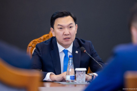 УИХ-ын дарга Н.Учрал тэтгэврийн зээлийн хугацааг сунгах асуудлаар Монголбанк, арилжааны банкуудын удирдлагуудтай санал солилцов