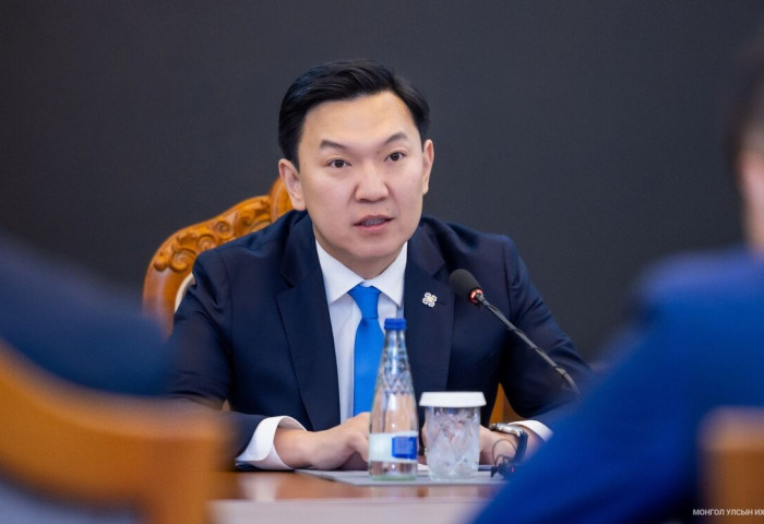 УИХ-ын дарга Н.Учрал тэтгэврийн зээлийн хугацааг сунгах асуудлаар Монголбанк, арилжааны банкуудын удирдлагуудтай санал солилцов