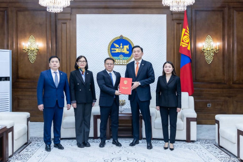 Гадаад зээллэгийн ашиглалт, үр ашгийг нэмэгдүүлэх тухай анхдагч хуулийн төслийг өргөн мэдүүллээ