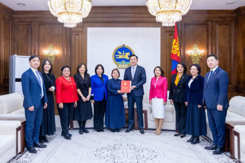 Нийгмийн ажлын тухай хуулийн төслийг өргөн мэдүүлэв