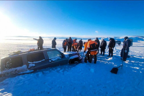 Гол, нуурын мөсөнд цөмөрсөн дөрвөн удаагийн дуудлага бүртгэгдээд байна