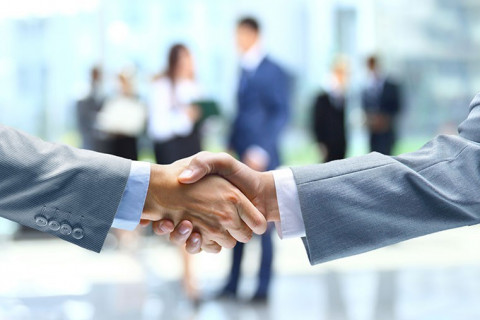 Эл өдөр хамтын хөдөлмөр эхлэх, гэрээ хэлцэл байгуулахад сайн