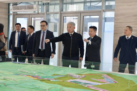 Эдийн засаг, хөгжлийн сайд Ж.Энхбаяр нийслэлийн Засаг даргын Тамгын газарт ажиллажээ