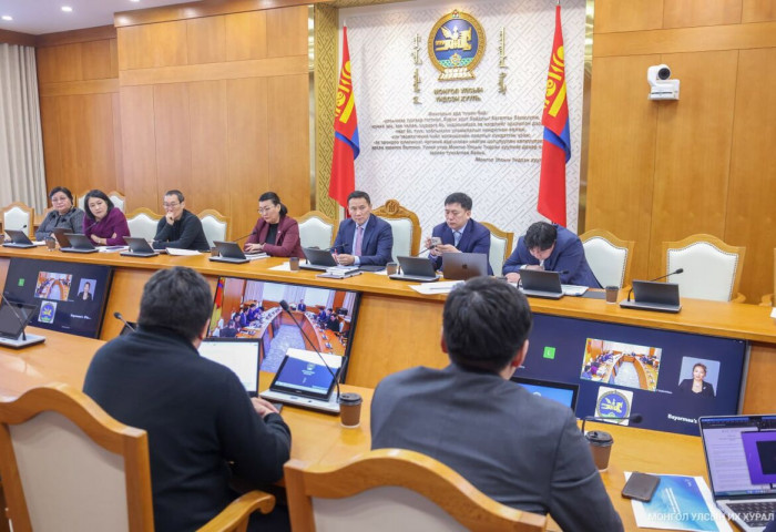 Зөвшөөрлийн тухай хуульд нэмэлт, өөрчлөлт оруулах тухай хуулийн төслийг хэлэлцүүлэгт бэлтгэх үүрэг бүхий ажлын хэсэг хуралдав