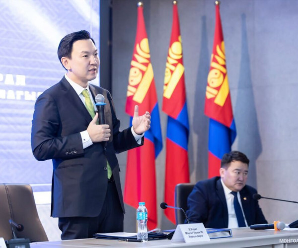 Н.Учрал: Аймгуудын эдийн засгийн бие даасан байдлыг нэмэгдүүлж, эрх мэдлийг орон нутагт шилжүүлнэ