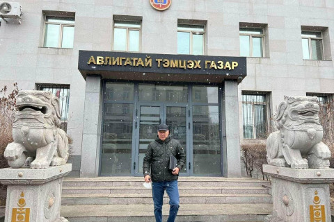 МАН-ын лидер Ж.Мөнхбат эх орондоо иржээ