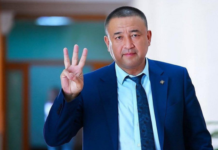 Б.Чойжилсүрэн:  Би анхнаасаа сайдын суудалтай зууралдахгүй гэдгээ илэрхийлж байсан