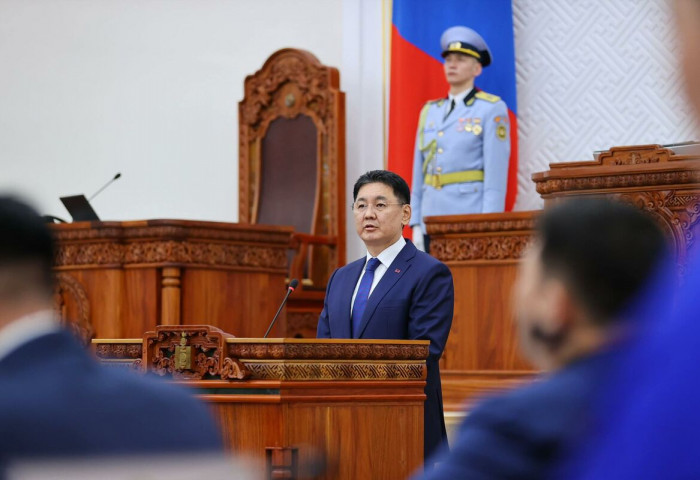 Ерөнхийлөгч УИХ-ын гишүүдэд хандаж, “Түмний төлөө төр оршдог”-ийг сануулав