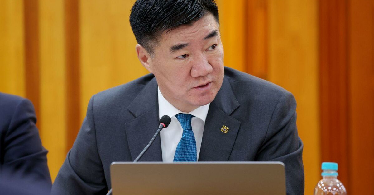 Ардчилсан намын бүлэг С.Бямбацогтыг УИХ-ын даргаар томилох асуудлаар нэг хоногийн завсарлага авлаа