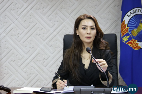 Баянголын дүүргийн ИТХ-ын төлөөлөгч Б.Ууганцэцэг нөхрөө хутгалжээ