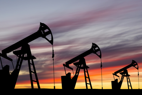 Зах зээлд нийлүүлээгүй газрын тосны хэмжээ $50 тэрбумд хүрчээ