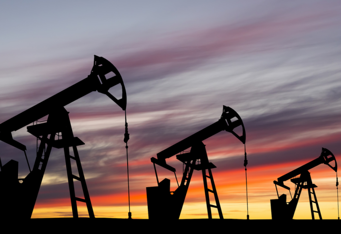 Зах зээлд нийлүүлээгүй газрын тосны хэмжээ $50 тэрбумд хүрчээ