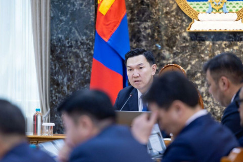 Засгийн газрын ээлжит хуралдаан үргэлжилж байна