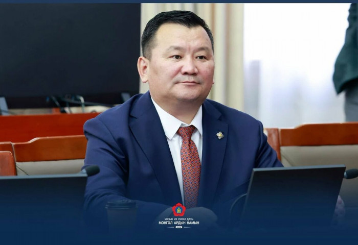 Л.Мөнхбаатарыг хоёр дахь удаагаа Хууль зүйн байнгын хорооны даргаар ажиллахыг дэмжив