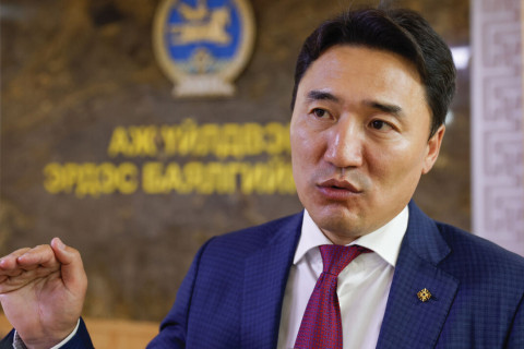 Г.ДАМДИННЯМ: ОХУ-тай хийсэн яриа хэлэлцээний үр дүн  гарч, 8760 тонн АИ-92 улсын хилээр орууллаа